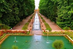 باغ شازده زیباترین باغ تاریخی ایران محسوب می شود