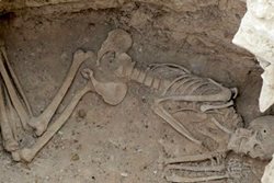 گونه های قبر و ویژگی های تدفین در گیلان قدیم
