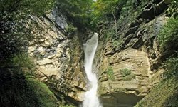 آبشار تریشوم یکی از زیبایی های ماسوله است