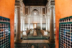 مقبره های سعدیان از دیدنی های مراکش به شمار می رود