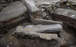 چند مقبره و یک تابوت باستانی در جریان بازسازی کلیسای نوتردام کشف شد