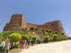 تاکید بر ثبت جهانی قلعه فلک الافلاک لرستان