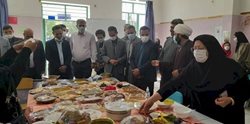 جشنواره غذا و نمایشگاه صنایع دستی در گیان نهاوند برگزار شد