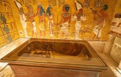 در مقبره های فرعون های مصر چه خبر است؟