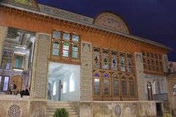 عمارت دیوانخانه یکی از جاذبه های گردشگری شیراز به شمار می رود