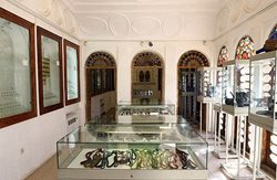 موزه سکه و مردم شناسی حیدرزاده یکی از جاذبه های گردشگری شهر یزد است