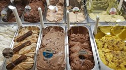 خانه بستنی سی دا یکی از بهترین بستنی فروشی های تهران است