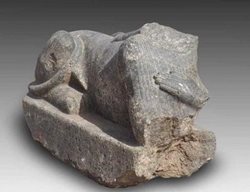 باستان شناسان مجموعه ای از آثار تاریخی متعلق به دوران حکومت فرعون خوفو را کشف کردند