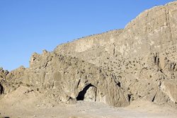 غار سیده خاتون یکی از جاذبه های طبیعی استان فارس است