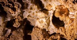 غار کفترک درق یکی از جاذبه های طبیعی خراسان شمالی است