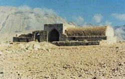 کاروانسرای الفتح خان یکی از جاذبه های تاریخی استان هرمزگان به شمار می رود