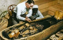 اثبات دزدی باستان شناس بزرگ از مقبره توت عنخ آمون