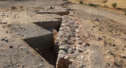 کشف بقایای یک دژ باستانی از زیر یک تپه خاکسپاری واقع در قبرس