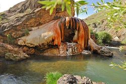 ابلاغ مراتب ثبت ملی غار قره دلیک و 7 میراث طبیعی به استاندار آذربایجان غربی