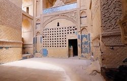 بقعه پیربکران یکی از بناهای تاریخی دوره اسلامی محسوب می شود