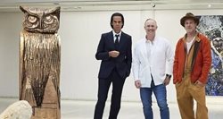 بازیگر مشهور هالیوود از نخستین مجموعه مجسمه هایش در یک موزه هنری رونمایی کرد