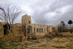روستای قارنه یکی از روستاهای دیدنی استان اصفهان به شمار می رود
