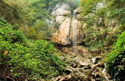 آبشار تودارک یکی از جاذبه های طبیعی استان مازندران است