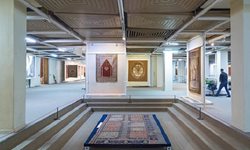 استان تهران و جمعی از مدیران دستگاه های اجرایی از موزه ملی فرش ایران بازدید کردند