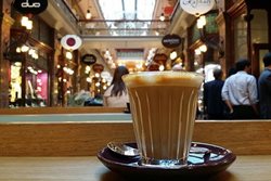 کافی آلکمی یکی از معروف ترین کافه های سیدنی به شمار می رود