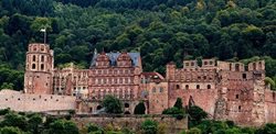 قلعه هایدلبرگ یکی از بناهای تاریخی کشور آلمان است