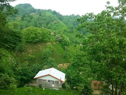 روستای سطلسر یکی از روستاهای زیبای لاهیجان به شمار می رود