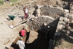 کشف بقایای به جای مانده از ظروف سفالین رومی در یکی از شهرهای باستانی ترکیه