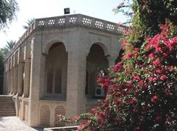 عمارت صمیمی یکی از جاهای دیدنی استان خوزستان به شمار می رود