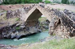 پل قره کورپو یکی از پلهای دیدنی آذربایجان غربی به شمار می رود