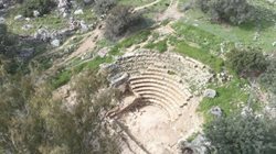 کشف بقایای یک تماشاخانه باستانی در یکی از جزیره های یونان
