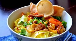 نودل می قوانگ یکی از خوشمزه ترین غذاهای کشور ویتنام است