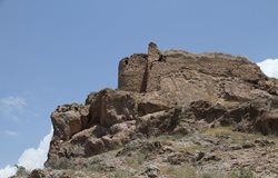 گمانه زنی قلعه لمبسر الموت به منظور حفاظت و مرمت این اثر تاریخی انجام شد