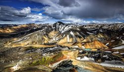 دره لند منالوگا یکی از جاذبه های طبیعی کشور ایسلند است