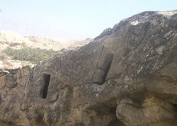 سنگ چله گاه یکی از جاذبه های دیدنی استان فارس است