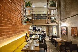 رستوران سوپانیگا ایتینگ روم یکی از بهترین رستوران های بانکوک به شمار می رود