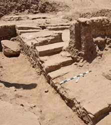 کشف بقایای بنایی رومی در یکی از معبدهای باستانی مصر
