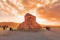 مجموعه تاریخی پاسارگاد؛ دیدنی تاریخی و شگفت انگیز در استان فارس