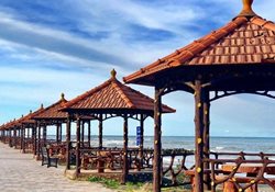 ساحل رادیو دریا یکی از جاذبه های گردشگری استان مازندران به شمار می رود