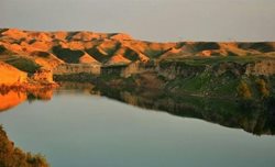 دریاچه چاه ماری یکی از جاذبه های گردشگری استان خوزستان است