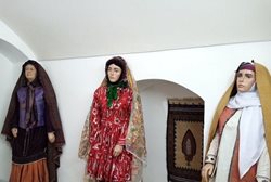 موزه لباس و منسوجات سنتی خراسان جنوبی گنجینه ای از سادگی و اصالت است