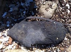 کشف یک کفش 3000 ساله در نزدیکی یک رودخانه در بریتانیا