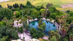 باغ چشمه بلقیس چرام یکی از دیدنی های کهگیلویه و بویراحمد به شمار می رود