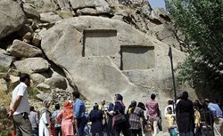 27.9 درصد از گردشگران نوروزی اماکن تاریخی همدان را دیدند