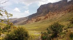 دره آدرشک یکی از جاذبه های طبیعی استان یزد به شمار می رود