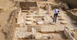 کشف مقبره زیرزمینی و چند عبادتگاه در مصر