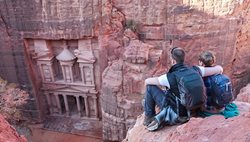 با هجوم گردشگران به اردن درآمد صنعت گردشگری این کشور افزایش پیدا کرده است