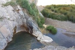 آبشار سه کاسه جهان جان یکی از جاذبه های طبیعی استان کرمان به شمار می رود