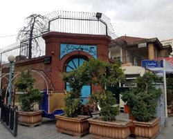 ساختمان چاپ رنگین در تهران تخریب نشده است