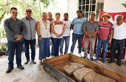 گروهی از کارگران جاده ساز یک مجسمه تاریخی کمیاب را در مکزیک کشف کردند