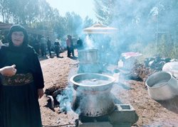 جشنواره گلاب گیری در روستای هه مروله از توابع شهرستان سنندج برگزار شد